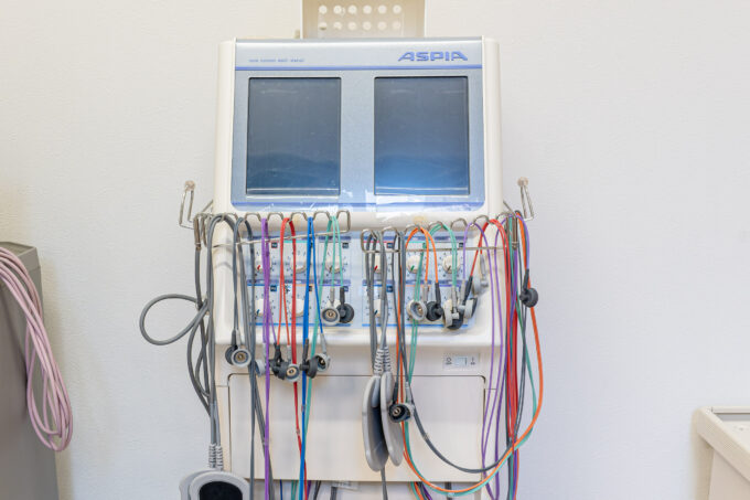 複合電気刺激治療器